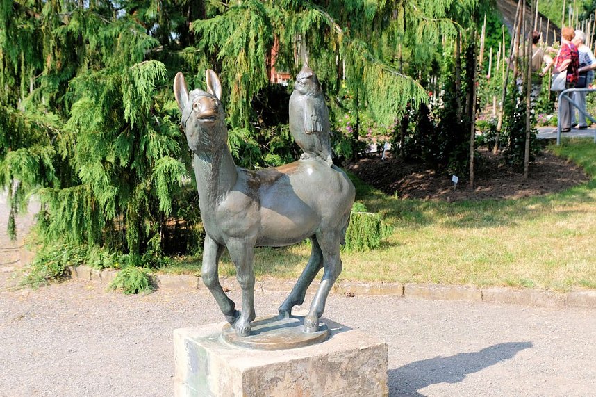 Kr&ouml;nung der Rosenk&ouml;nigin in Sangerhausen