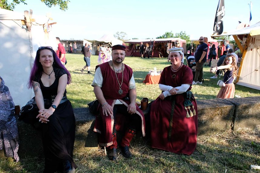 Ritterspektakel auf der Ronneburg zum Pfingstsamstag