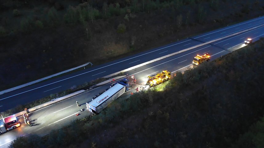 KKW kippt auf der A38 um