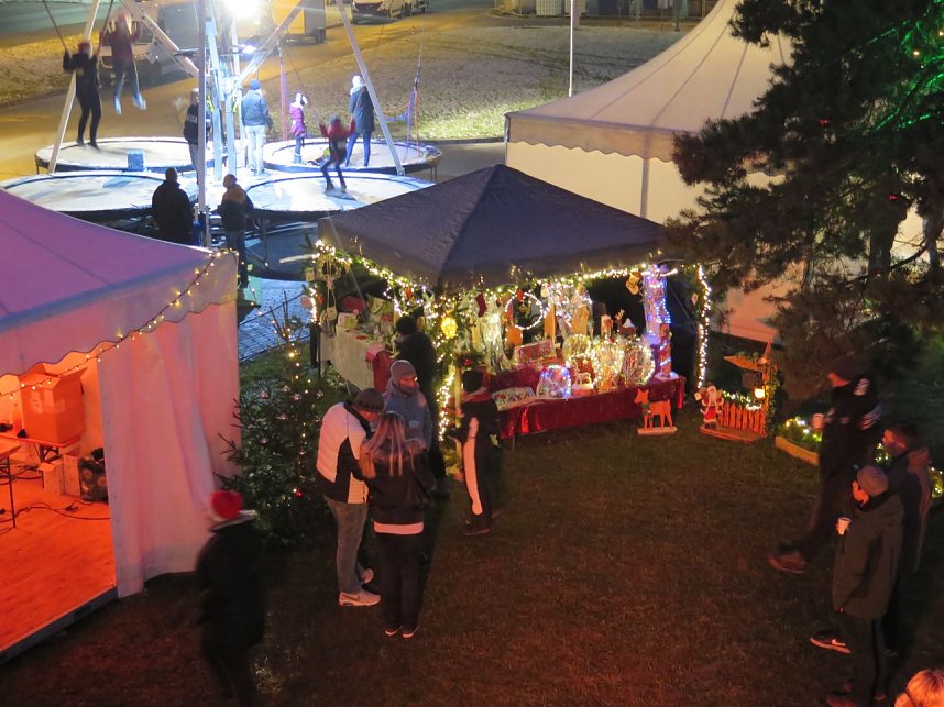 Weihnachtsmarkt auf dem Werksgel&auml;nde von Knauf