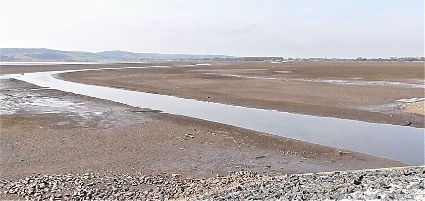 G&auml;hnende Leere im Stausee Kelbra