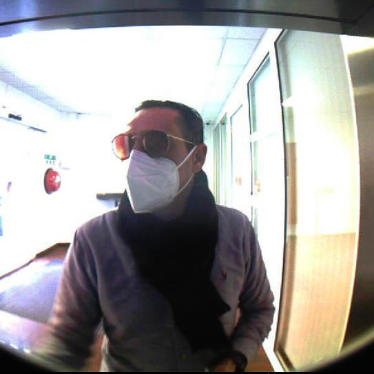 Wer erkennt diese Person 