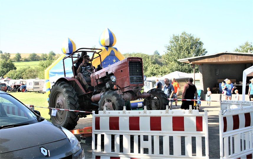 Drittes Traktor- und Oldtimertreffen in Bennungen