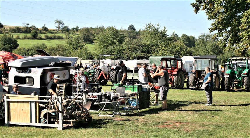 Drittes Traktor- und Oldtimertreffen in Bennungen