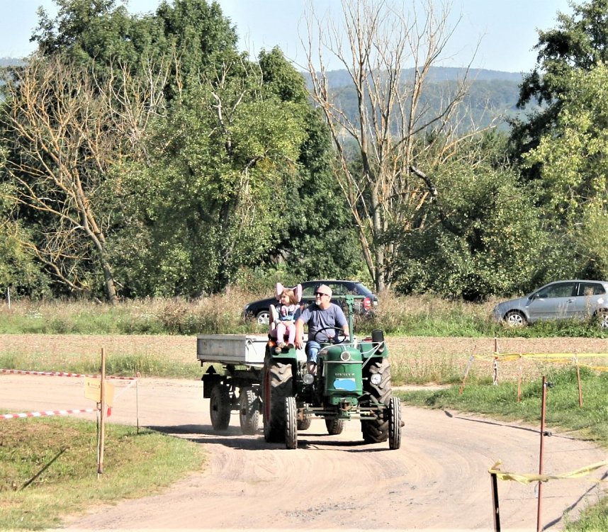 Drittes Traktor- und Oldtimertreffen in Bennungen