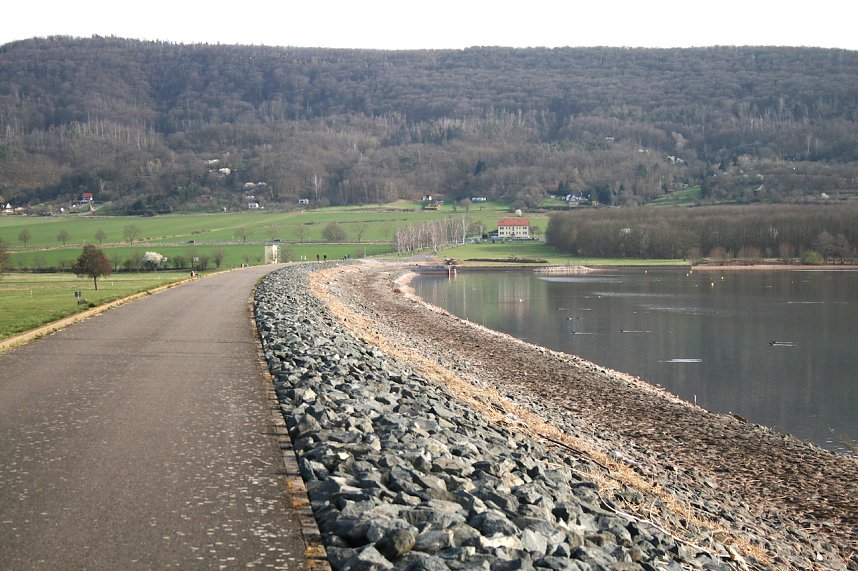 Fr&uuml;hling am Stausee 