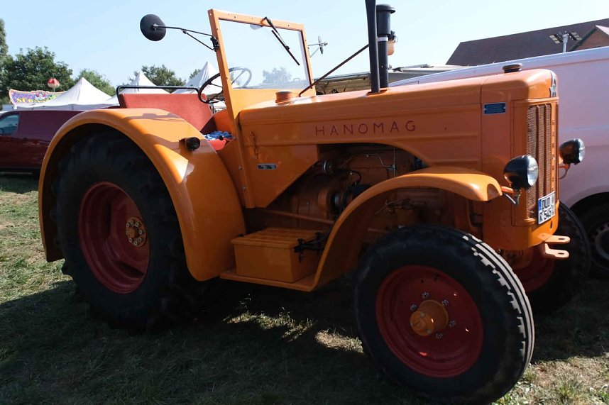 Motoren- und Maschinenschau zu Dreschfest in Sundhausen