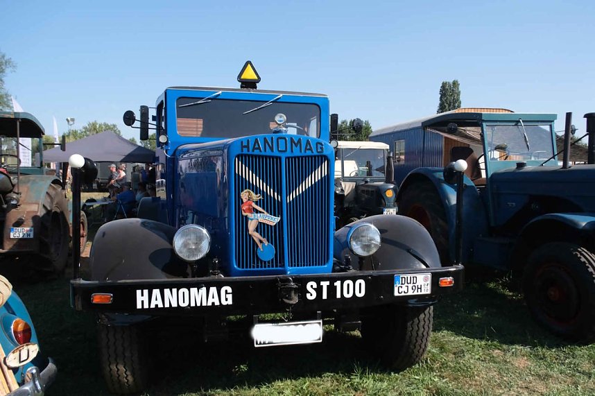 Motoren- und Maschinenschau zu Dreschfest in Sundhausen