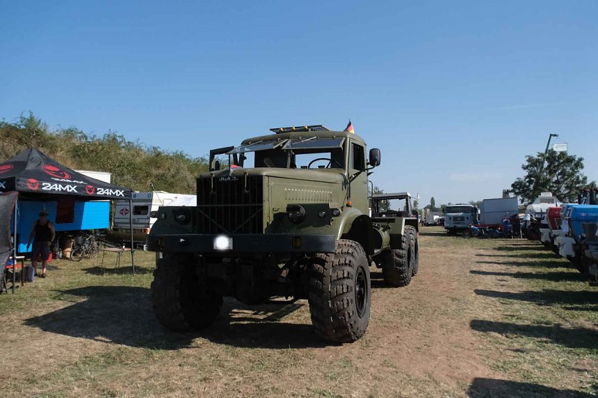 Motoren- und Maschinenschau zu Dreschfest in Sundhausen