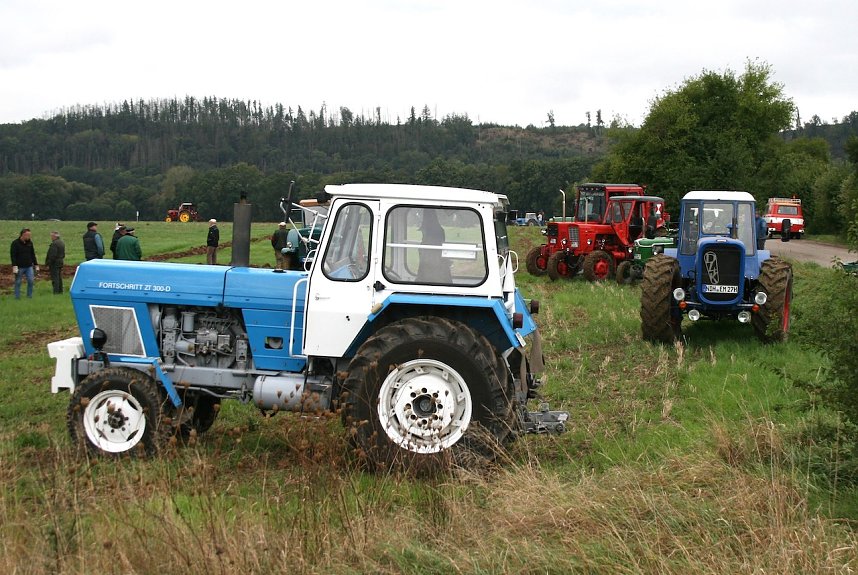 Landwirt Friedrich Wilhelm Steinemann aus Berga voll im Einsatz