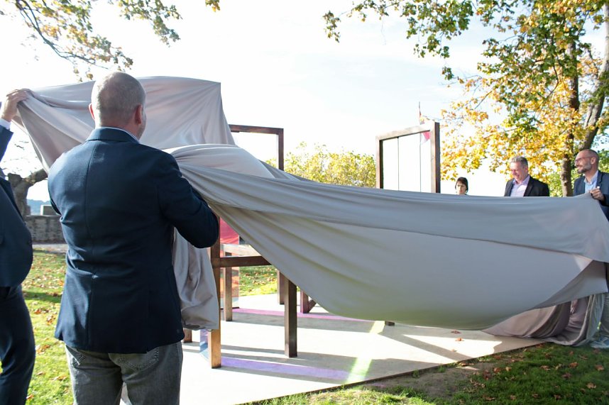 Denkmal enth&uuml;llt 