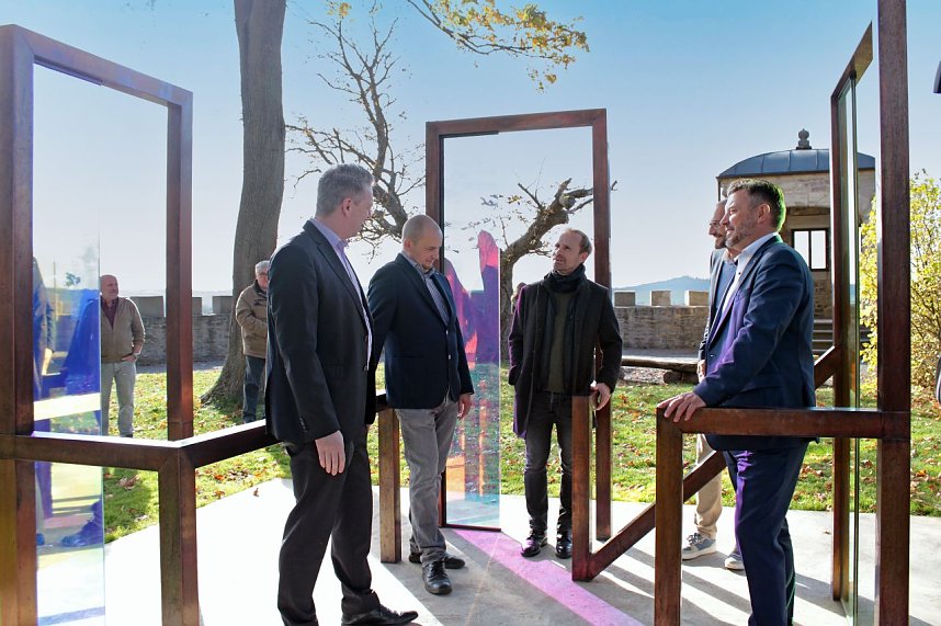 Denkmal enth&uuml;llt 