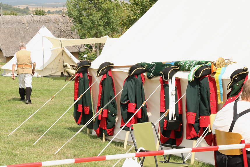 Kanonendonner auf der Pfalz Tilleda