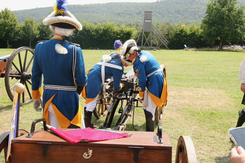 Kanonendonner auf der Pfalz Tilleda
