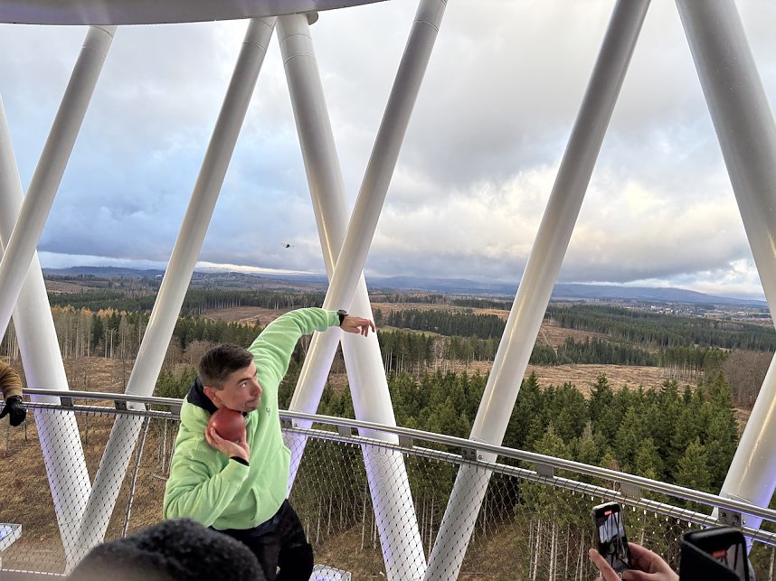 Weltrekord auf dem Harzer Hexenbesen: David Storl st&ouml;&szlig;t 43 Meter tief und 29,94 Meter weit