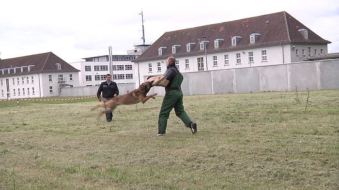 Offene T&uuml;ren bei der Polizei
