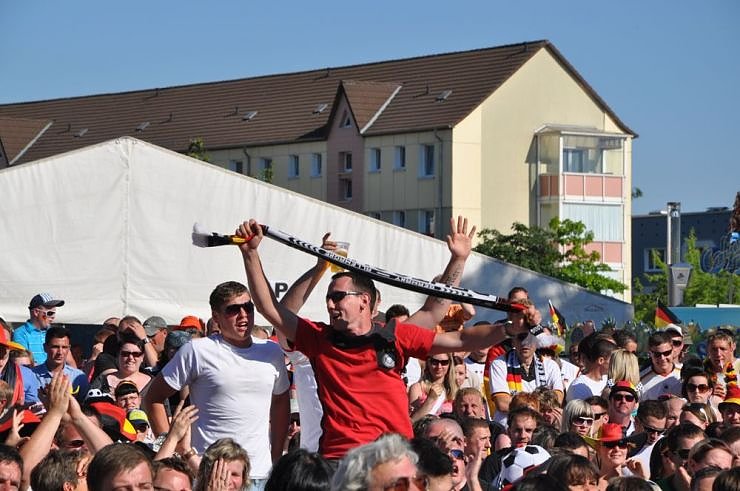 Public Viewing auf den Petersberg
