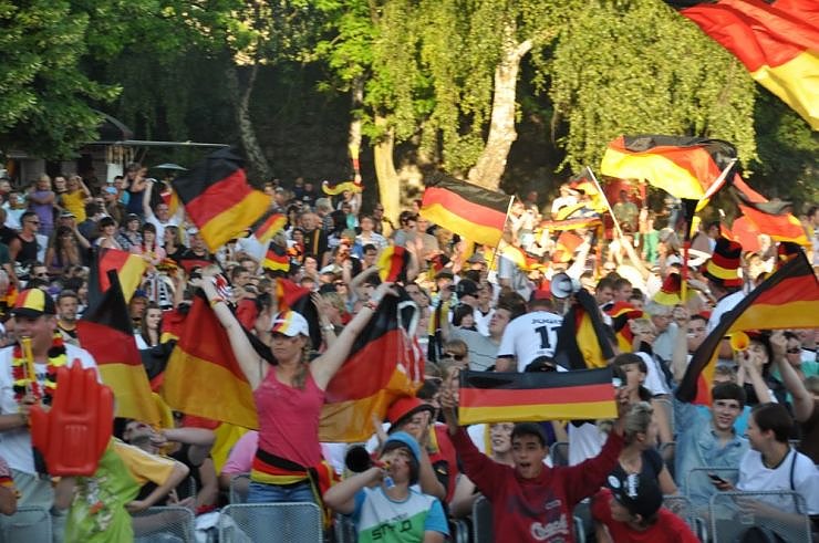 Public Viewing auf den Petersberg