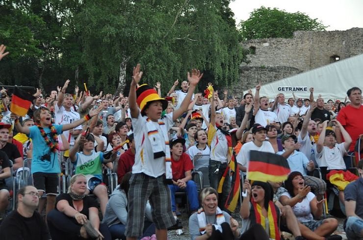 Public Viewing auf den Petersberg