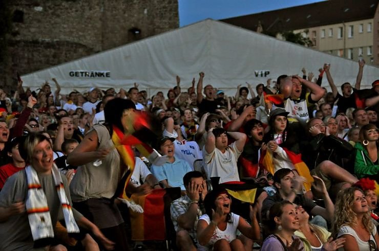 Public Viewing auf den Petersberg