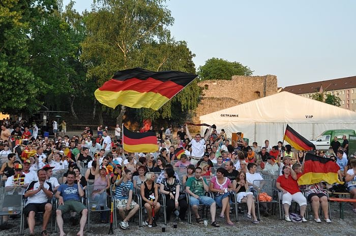 Public Viewing auf den Petersberg