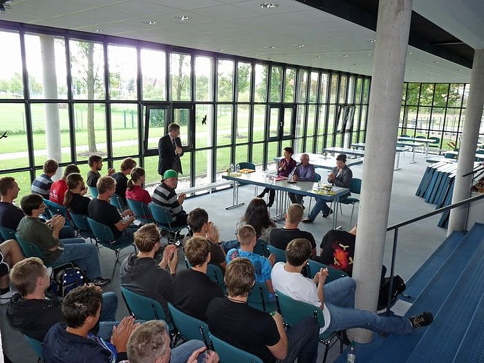 Ausstellung und Zeitzeugengespr&auml;ch